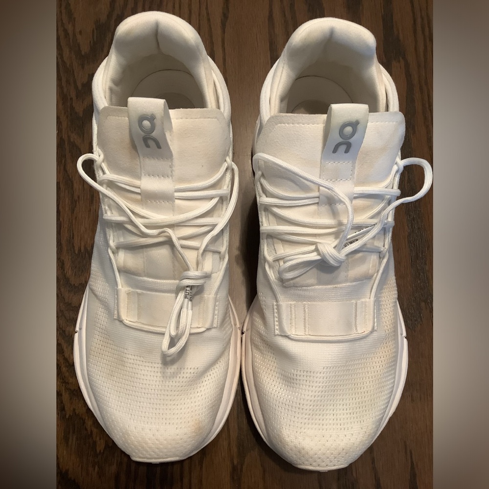 MINT WHITE MENS ON CLOUDS CLOUDNOVA   SIZE 8 SNEAKERS
